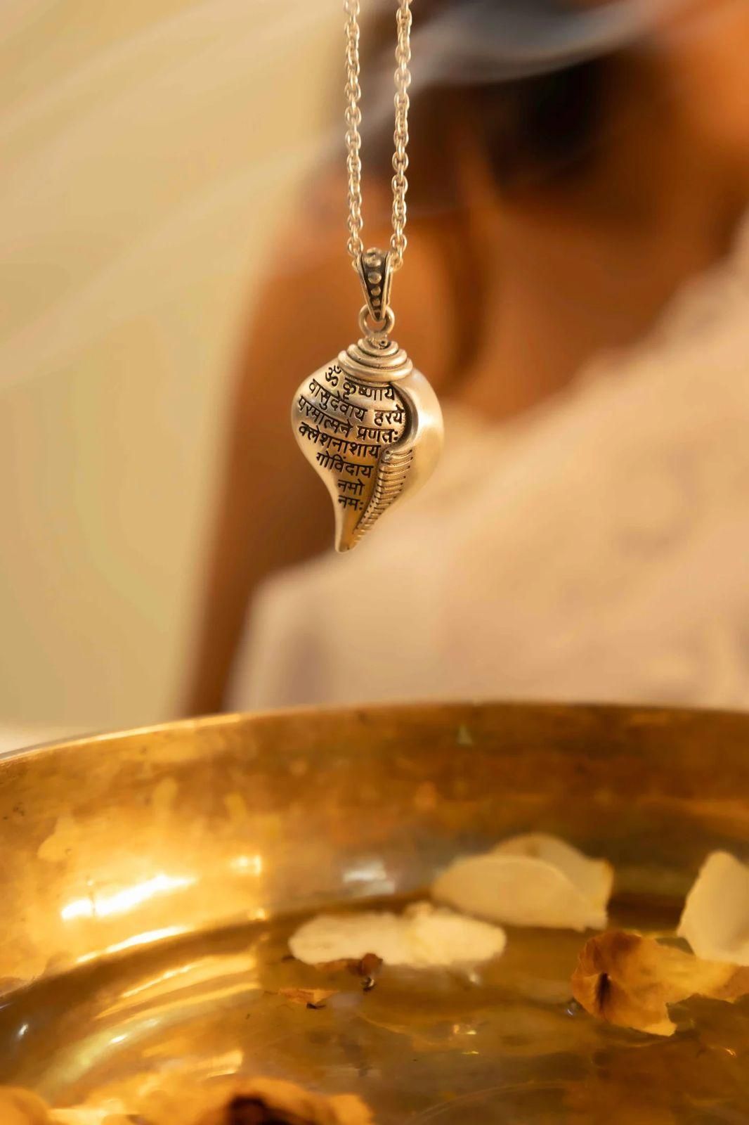 Shri Krishna Shankha Pendant with Chain – Silver Spiritual Jewelry