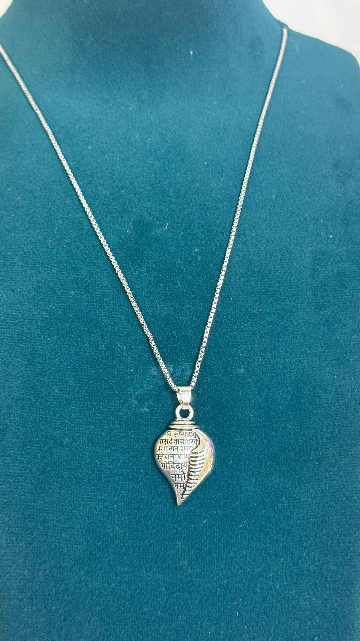 Shri Krishna Shankha Pendant with Chain – Silver Spiritual Jewelry
