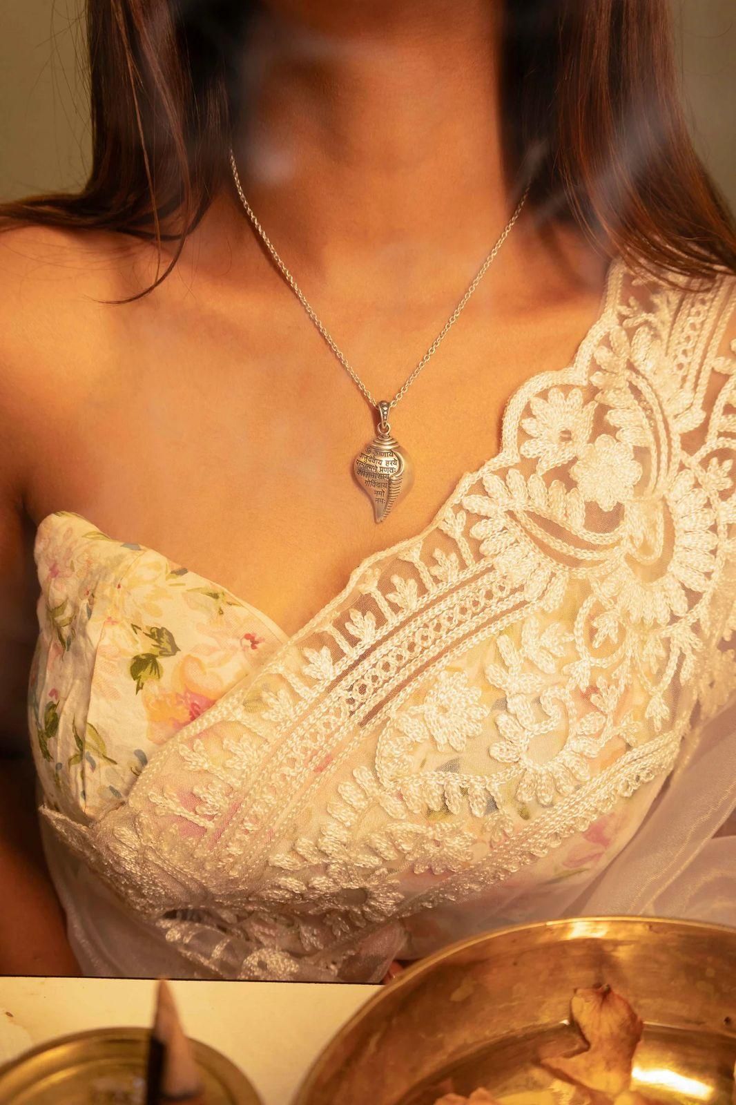Shri Krishna Shankha Pendant with Chain – Silver Spiritual Jewelry